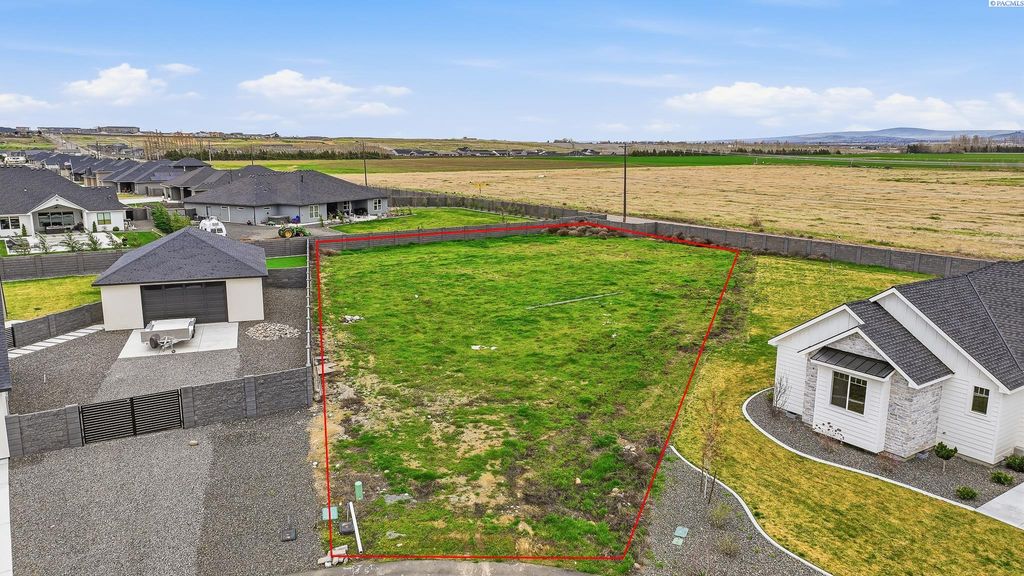 Photo of 12700 Blackfoot Dr, Pasco, WA 99301 (MLS # 291586)