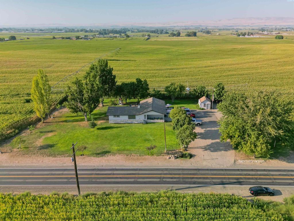 Photo of 691 Van Belle Rd, Granger, WA 98832 (MLS # 292044)