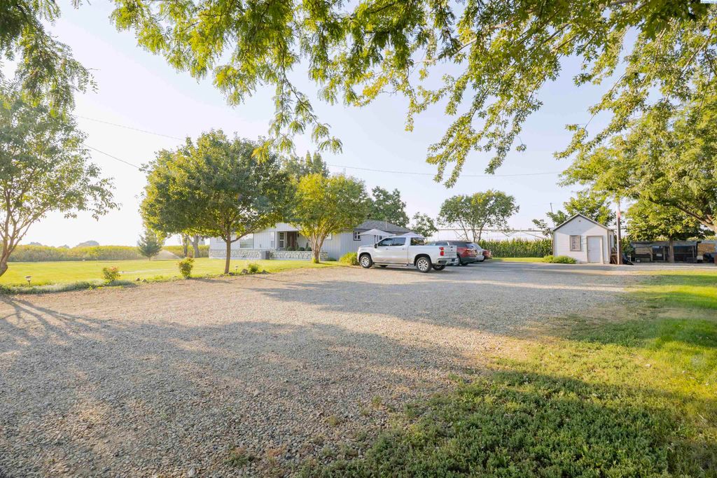 Photo of 691 Van Belle Rd, Granger, WA 98832 (MLS # 292044)