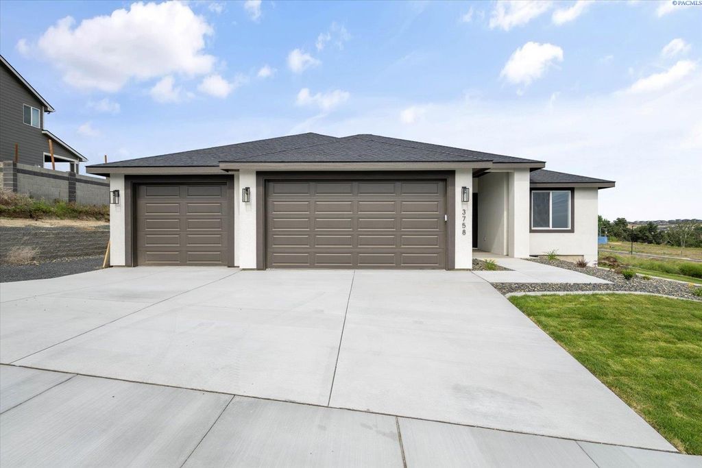 Photo of 3758 S Nelson St, Kennewick, WA 99338 (MLS # 289678)