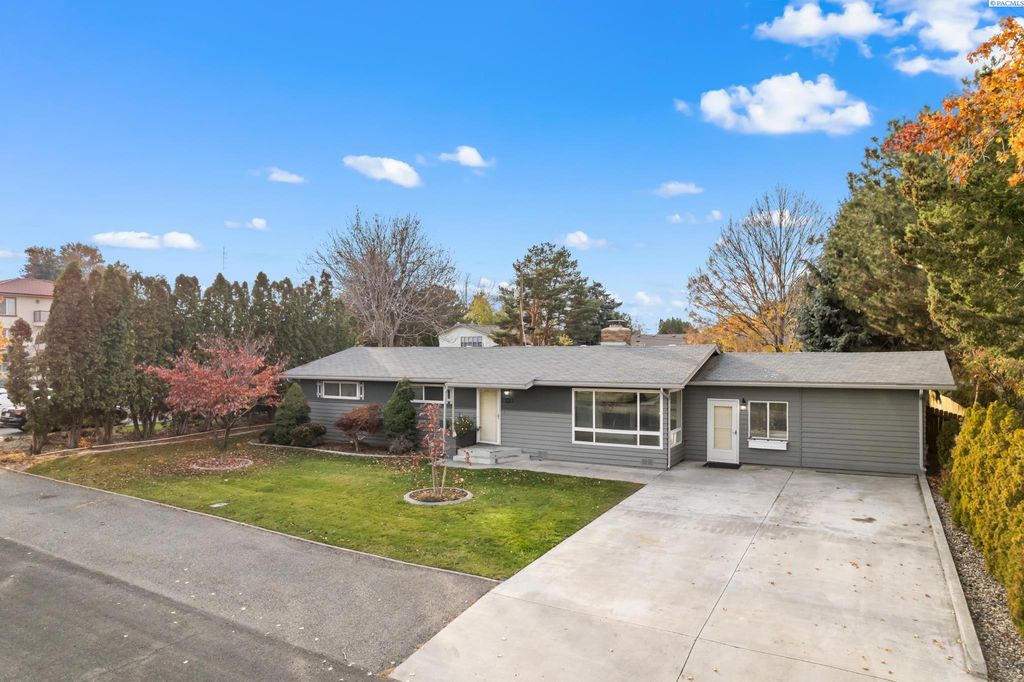 Photo of 1219 Yost St, Kennewick, WA 99336 (MLS # 288854)