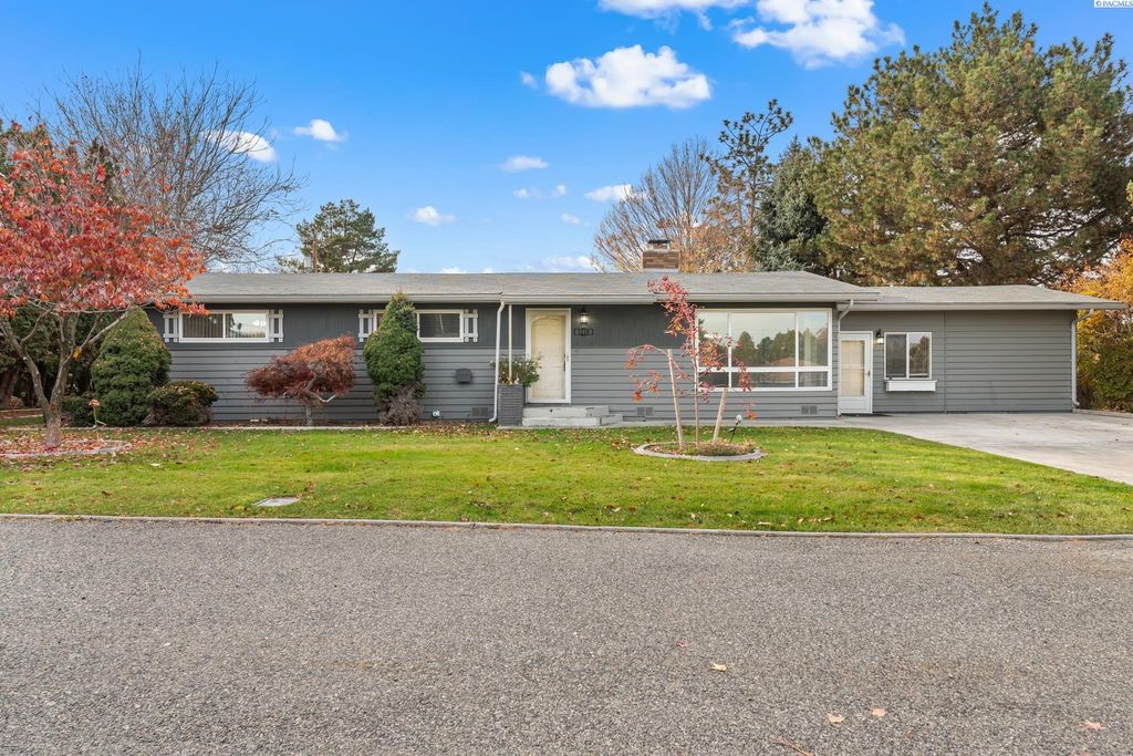 Photo of 1219 Yost St, Kennewick, WA 99336 (MLS # 288854)