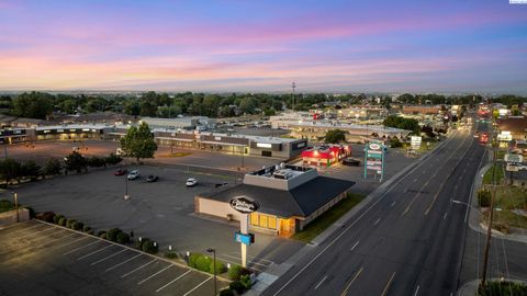 Photo of 3200 W Clearwater Ave, Kennewick, WA 99336 (MLS # 285226)