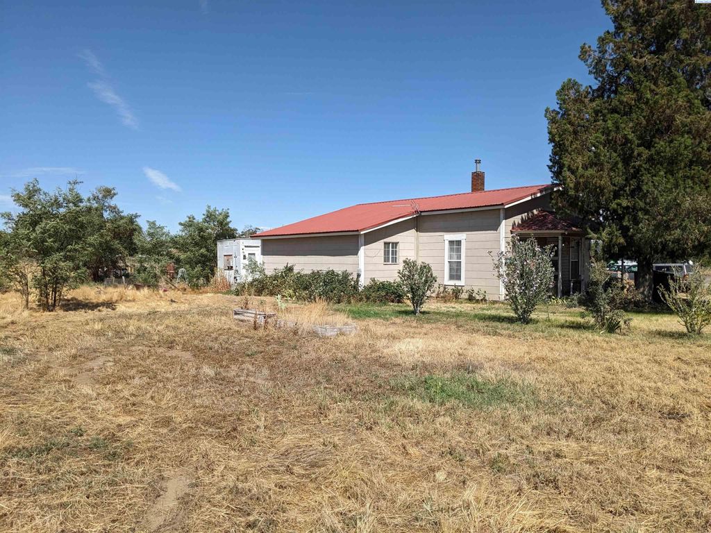 Photo of 132102 W Johnson Rd, Prosser, WA 99350 (MLS # 286752)