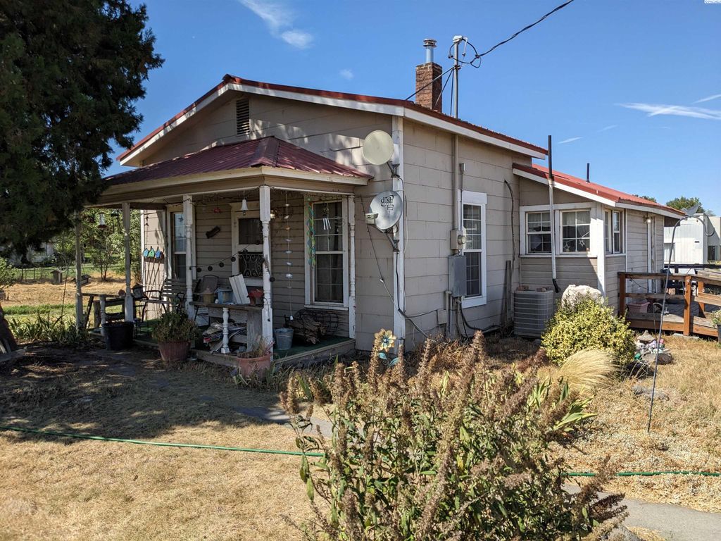 Photo of 132102 W Johnson Rd, Prosser, WA 99350 (MLS # 286752)