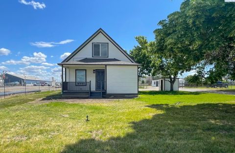 Photo of 231205 E Lechelt Road, Kennewick, WA 99337 (MLS # 291022)