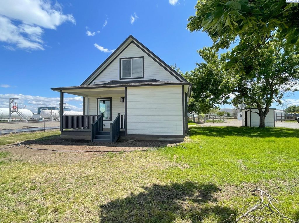 Photo of 231205 E Lechelt Road, Kennewick, WA 99337 (MLS # 291022)