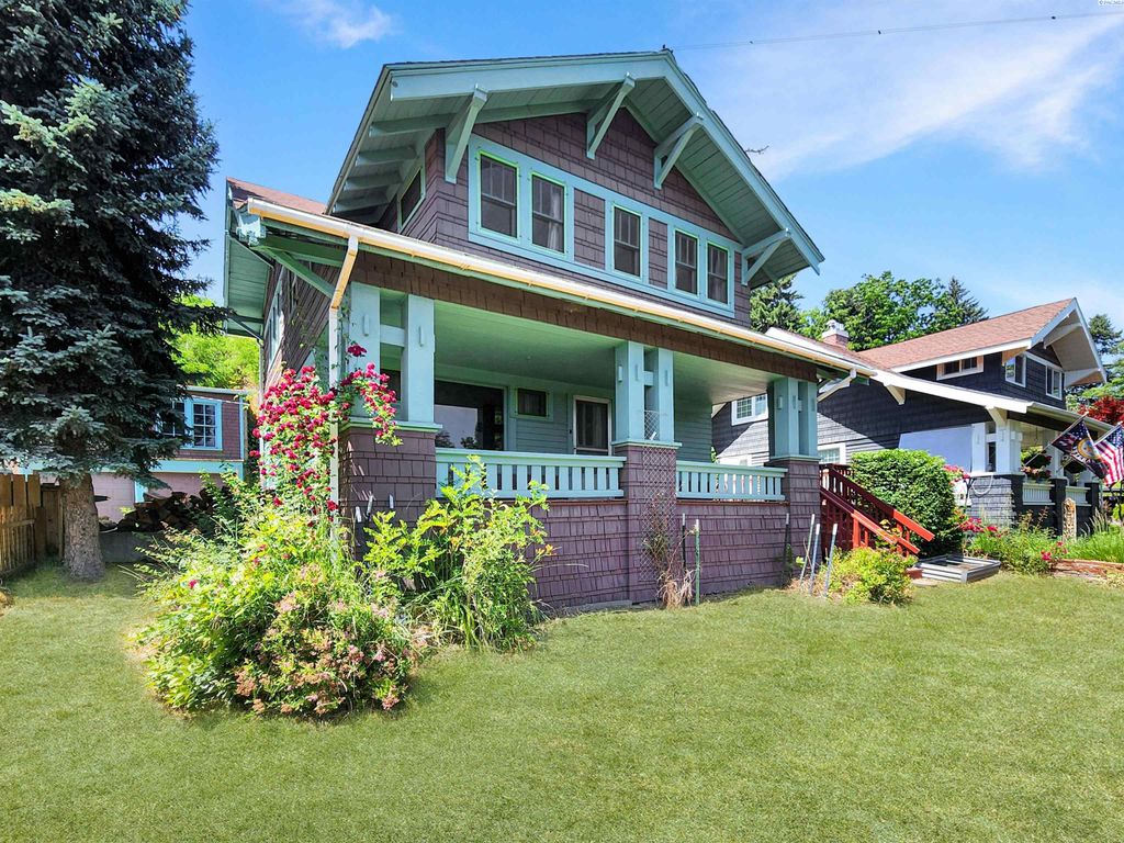 Photo of 206 S West St, Colfax, WA 99111 (MLS # 285298)