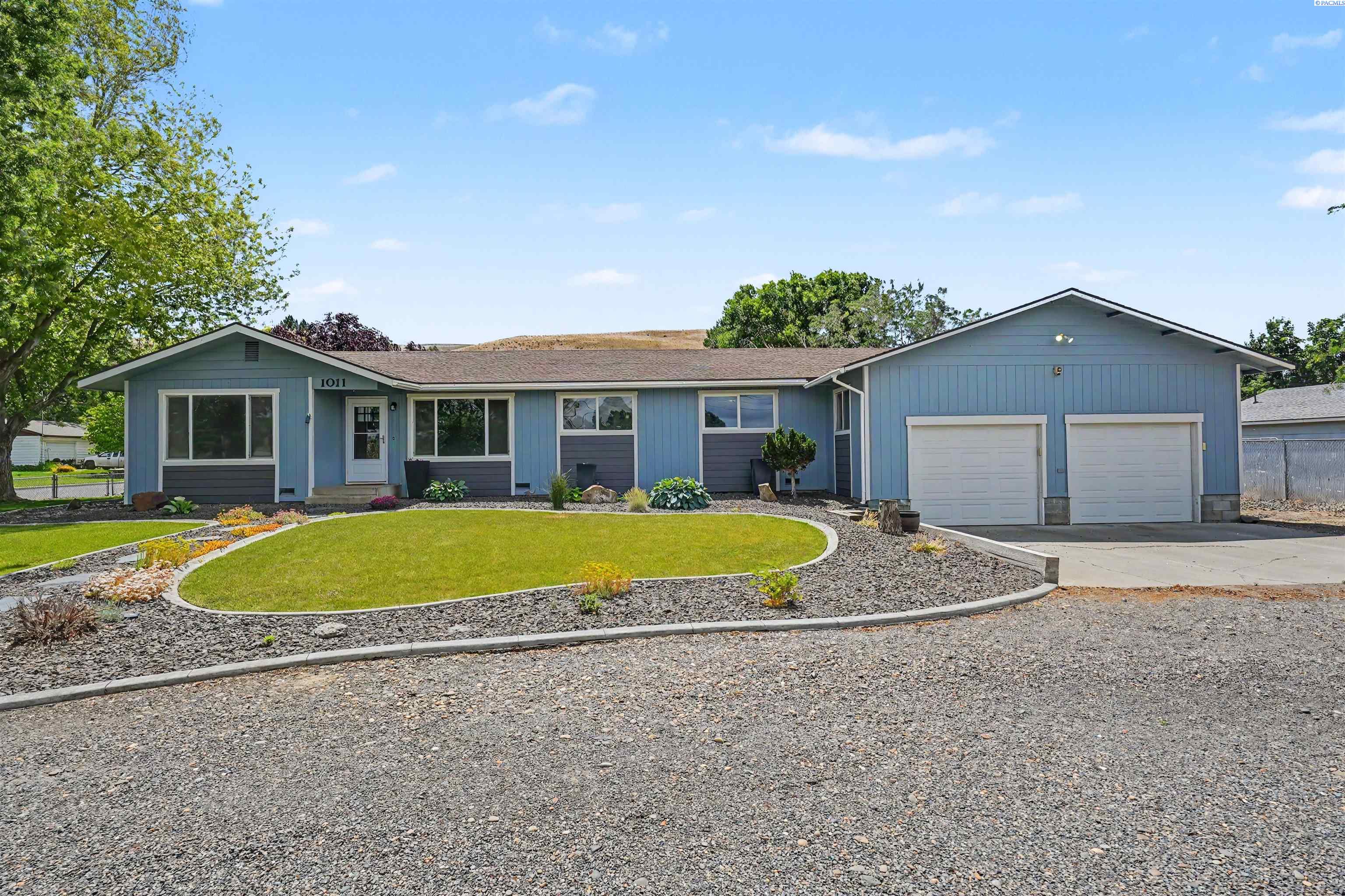 Photo 1 of 37 — 1011 Fir St., Prosser, WA 99350