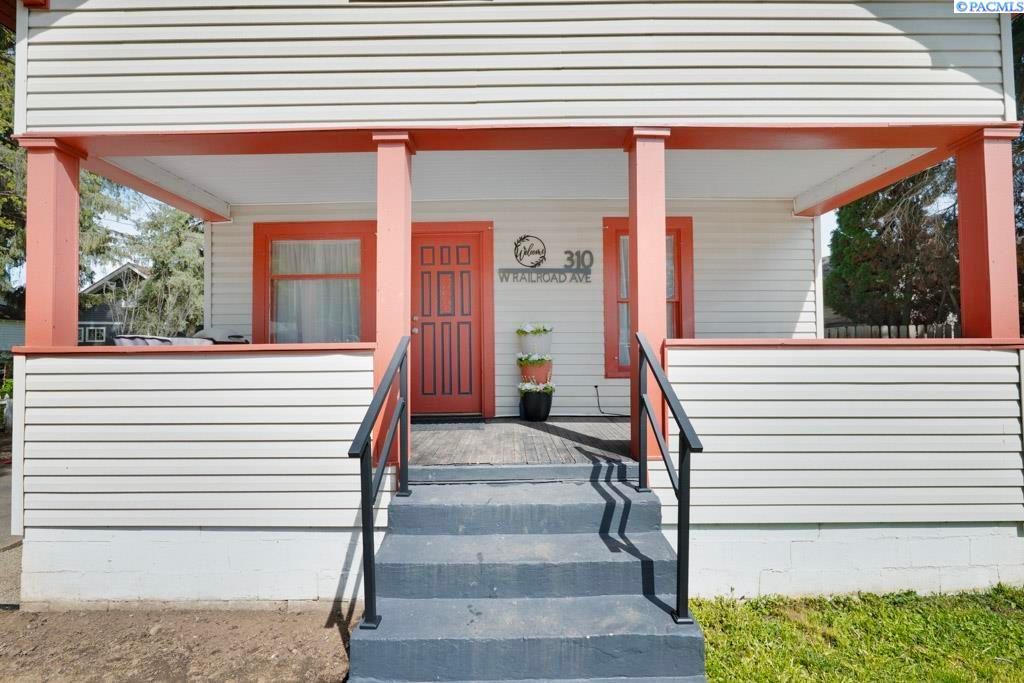 Photo of 310 W Railroad Ave, Colfax, WA 99111 (MLS # 292295)