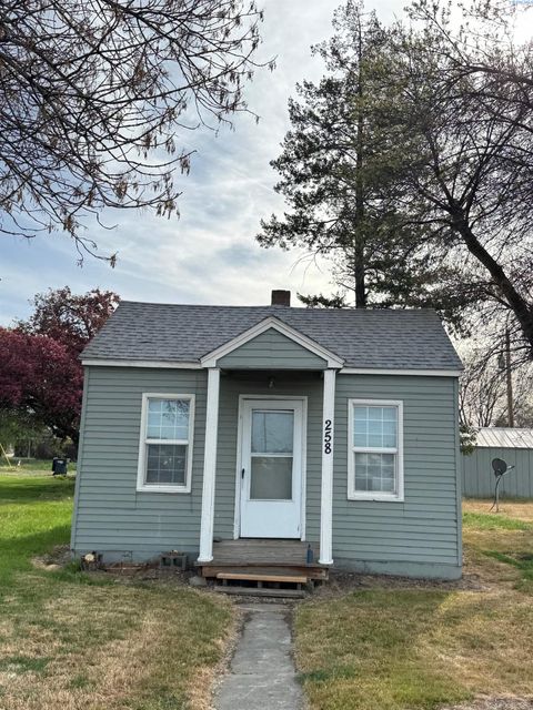 Photo of 258 S Burke Ave, Connell, WA 99326 (MLS # 292247)