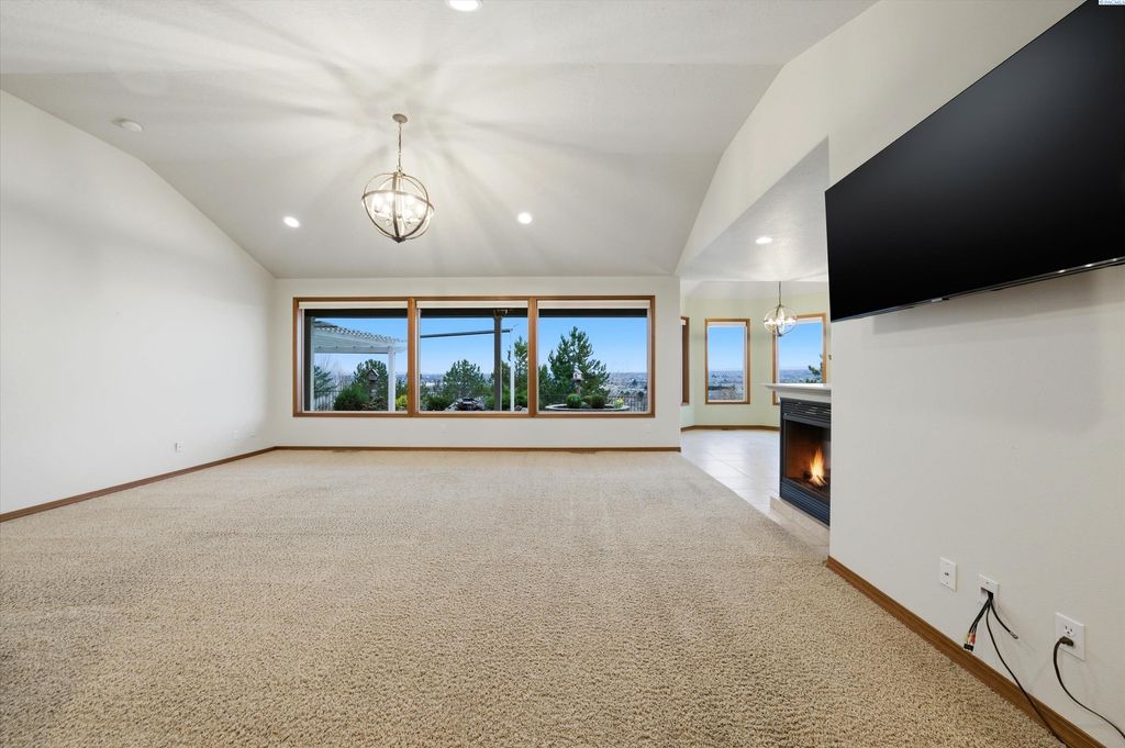 Photo of 1214 Mustang Ct, Prosser, WA 99350 (MLS # 291193)