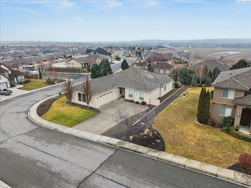 Photo of 2815 Riverbend Dr, Richland, WA 99353 (MLS # 290509)