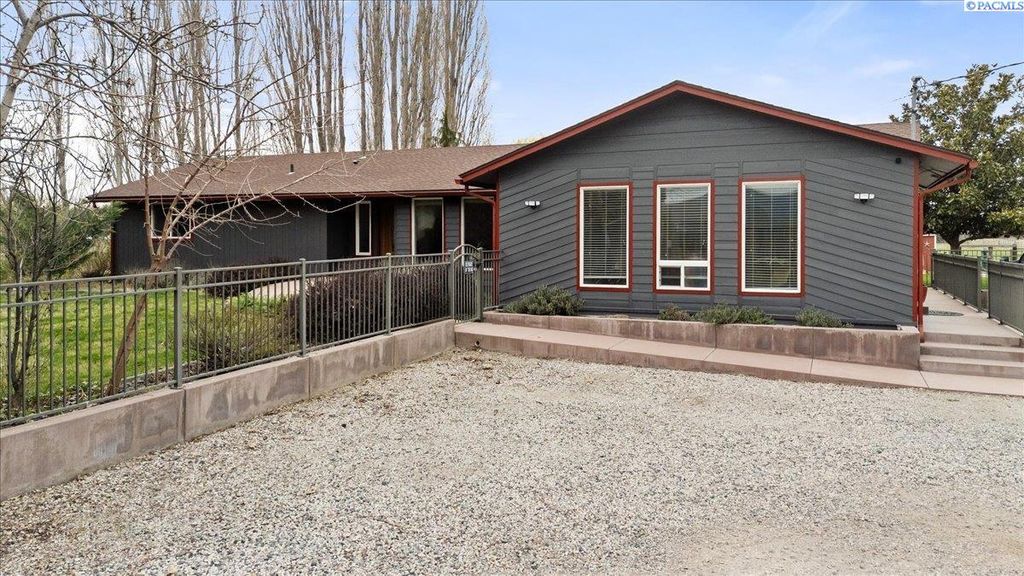 Photo of 168802 W Johnson Rd, Prosser, WA 99350 (MLS # 291810)