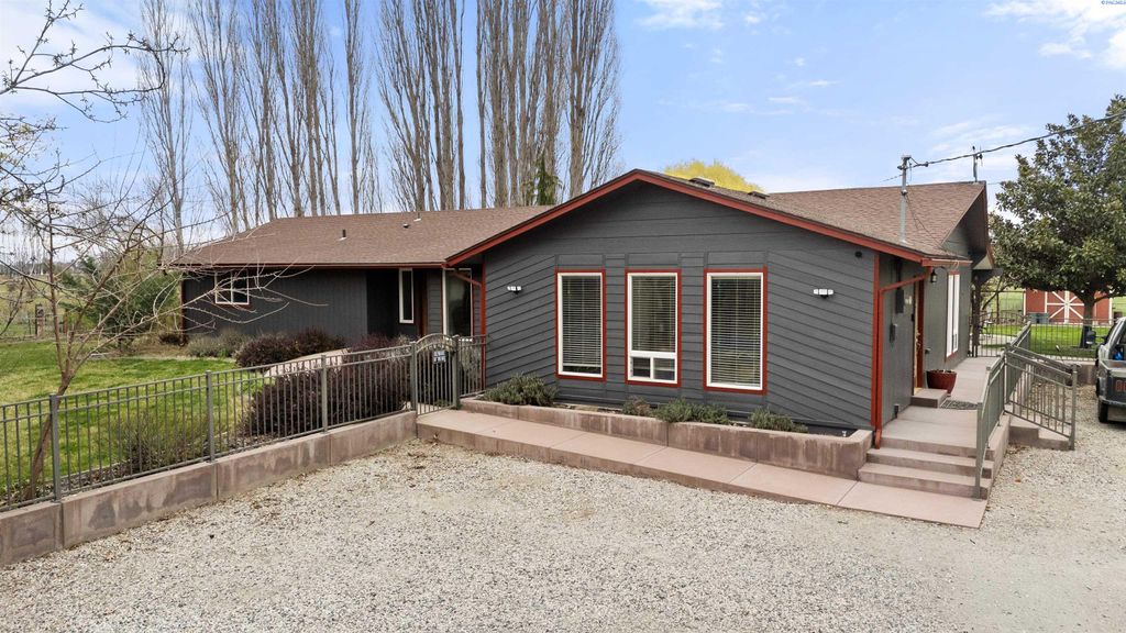 Photo of 168802 W Johnson Rd, Prosser, WA 99350 (MLS # 291810)