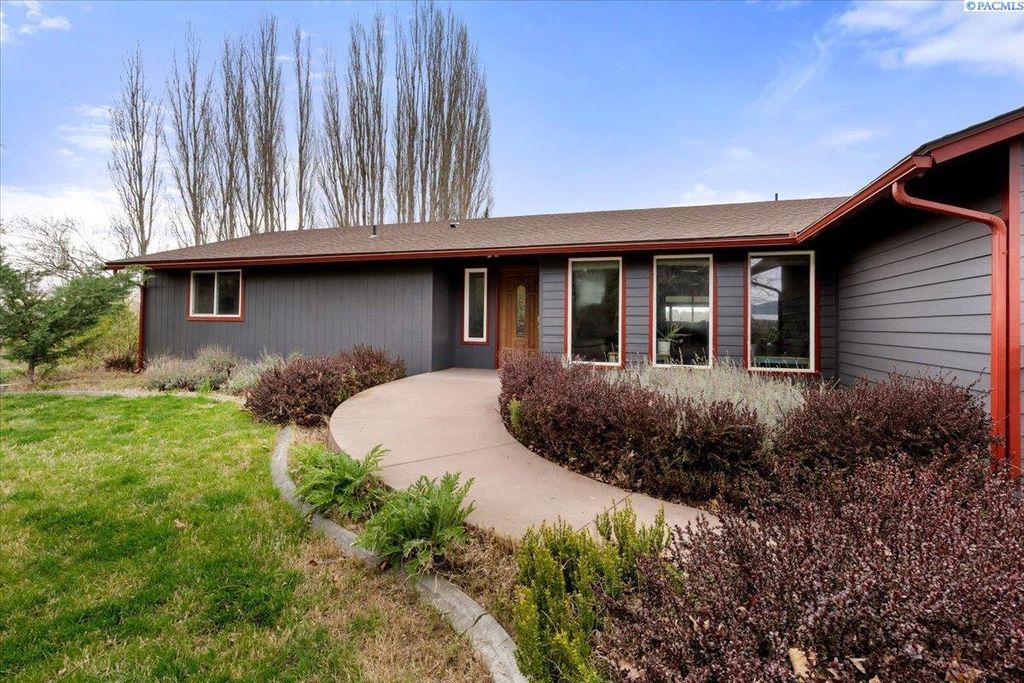 Photo of 168802 W Johnson Rd, Prosser, WA 99350 (MLS # 291810)