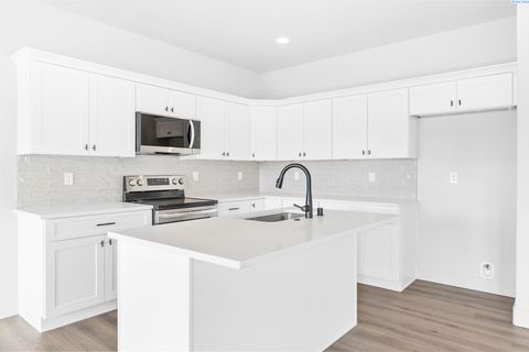 Photo of 7547 Grapevine Ct, West Richland, WA 99353 (MLS # 288902)