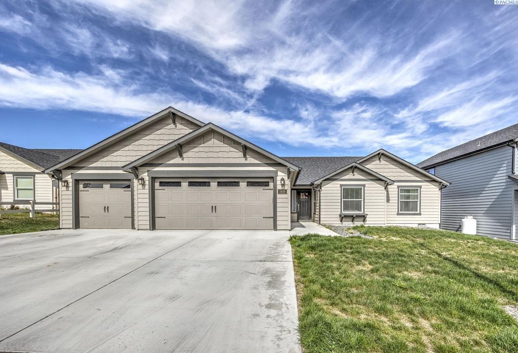 Photo of 1419 SW Kelandren Drive, Prosser, WA 99350 (MLS # 291686)