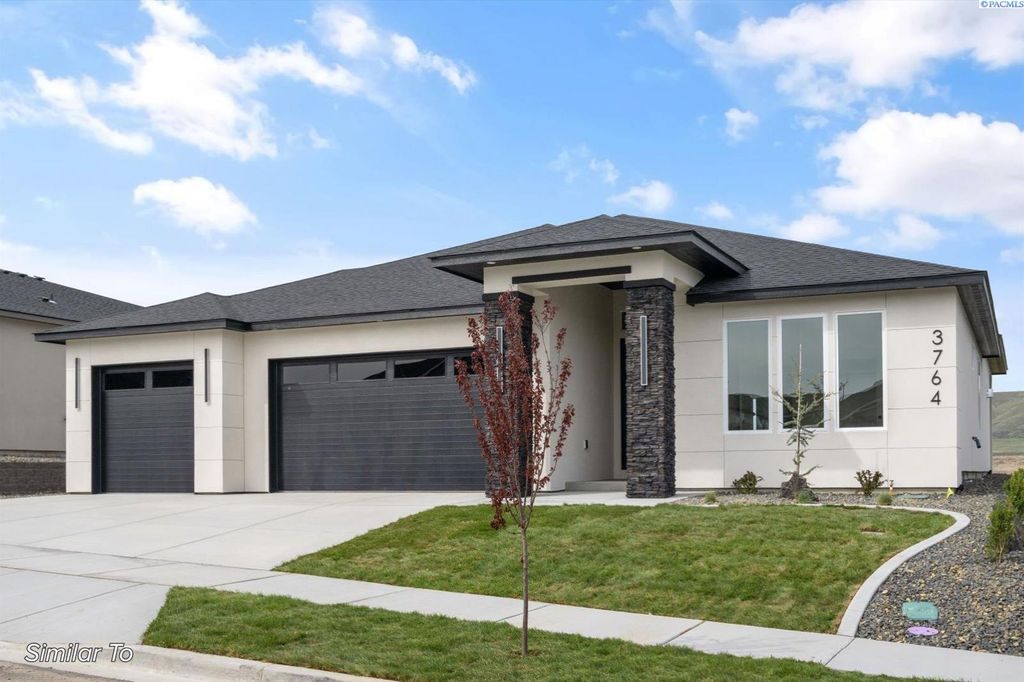 Photo of 3702 Allison Way #197, Richland, WA 99352 (MLS # 290100)