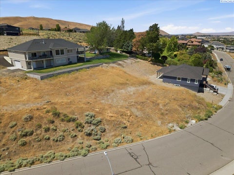 Photo of 1051 Allenwhite Dr, Richland, WA 99352 (MLS # 293800)