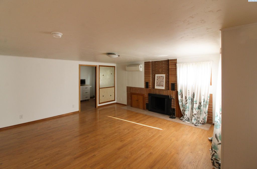 Photo of 706 Davenport Street, Richland, WA 99352 (MLS # 288663)