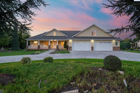 Photo of 12621 Jayleen Way, Pasco, WA 99301 (MLS # 287593)