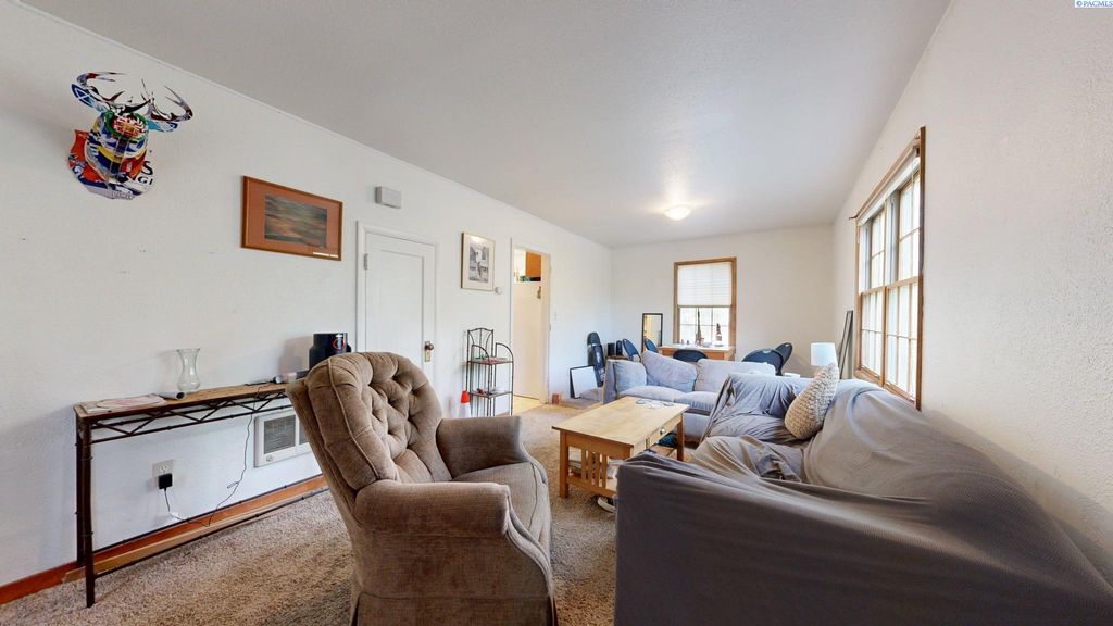 Photo of 915 NE D St, Pullman, WA 99163 (MLS # 287988)