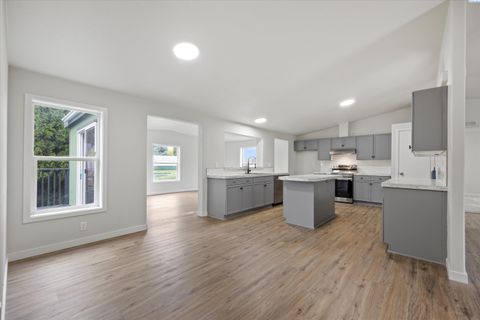 Photo of 302 Tumbleweed Ct, West Richland, WA 99353 (MLS # 288810)