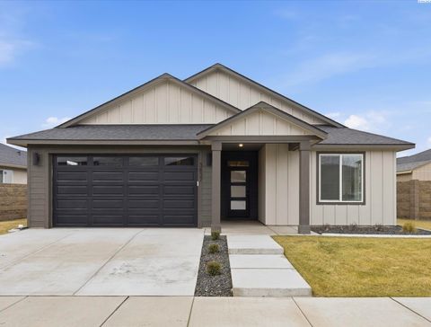 Photo of 3837 Corvina Street, Richland, WA 99352 (MLS # 290319)