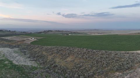 Photo of 100900 E Bastian Pr Se, Kennewick, WA 99338 (MLS # 291082)