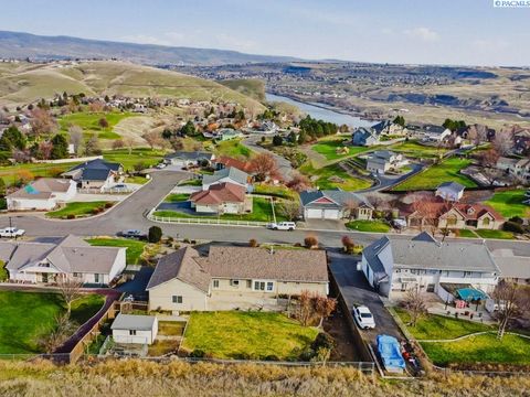 Photo of 3824 Pleasant View Dr, Clarkston, WA 99403 (MLS # 289852)