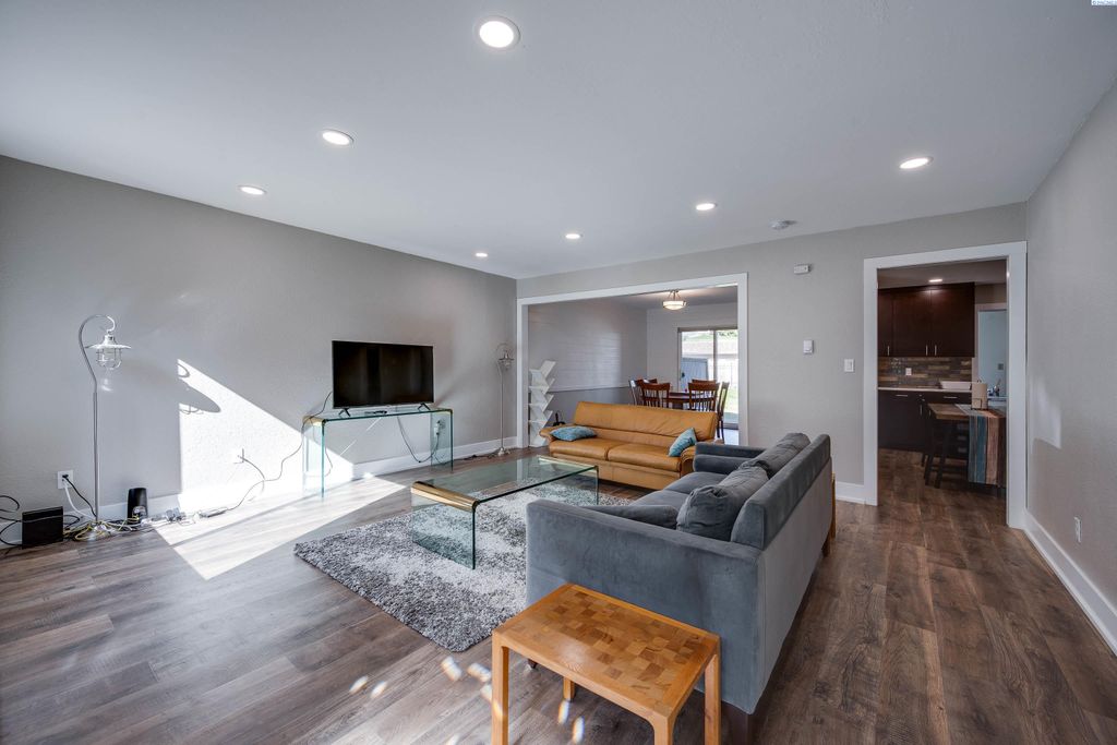 Photo of 600 SW Crestview St #19, Pullman, WA 99163 (MLS # 290919)