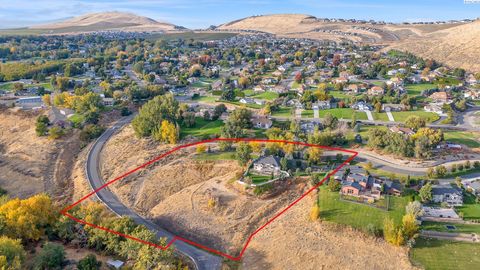Photo of 241 Kristen Ln, Kennewick, WA 99338 (MLS # 288307)