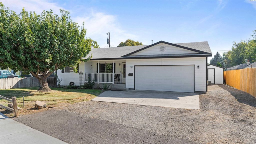 Photo of 1231 W 1st Ave, Kennewick, WA 99336 (MLS # 287796)