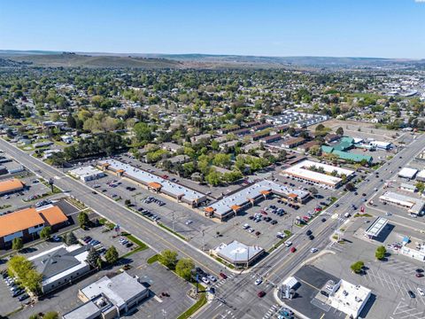 Photo of 5215 W Clearwater Avenue #104, Kennewick, WA 99336 (MLS # 289837)