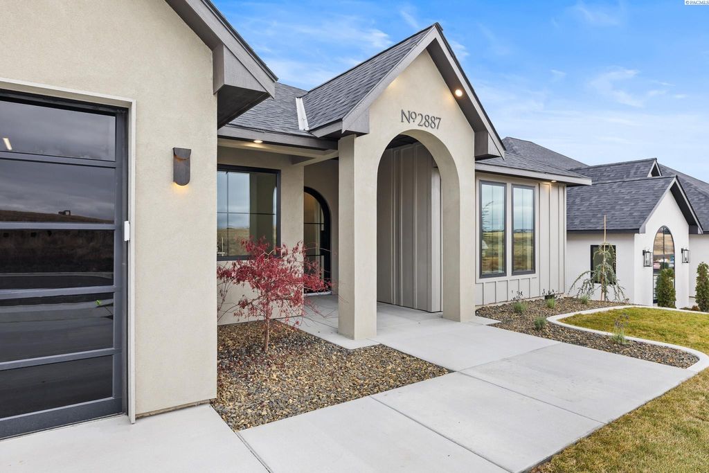 Photo of 2887 Savanna Ave, Richland, WA 99352 (MLS # 292641)