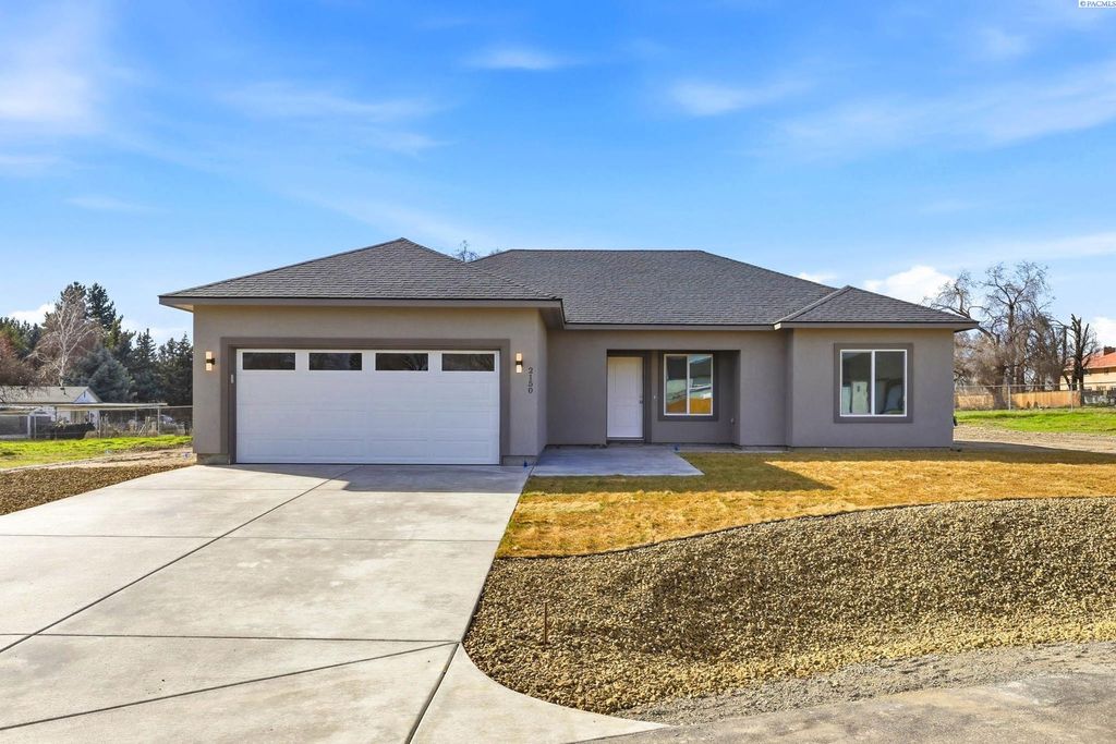 Photo of 2150 S Elm Place, Kennewick, WA 99337 (MLS # 290489)