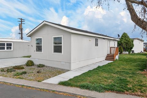 Photo of 48 Nuclear Ln, Richland, WA 99354 (MLS # 291560)