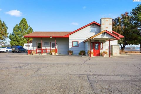 Photo of 2240 E Lincoln Ave, Sunnyside, WA (MLS # 288615)