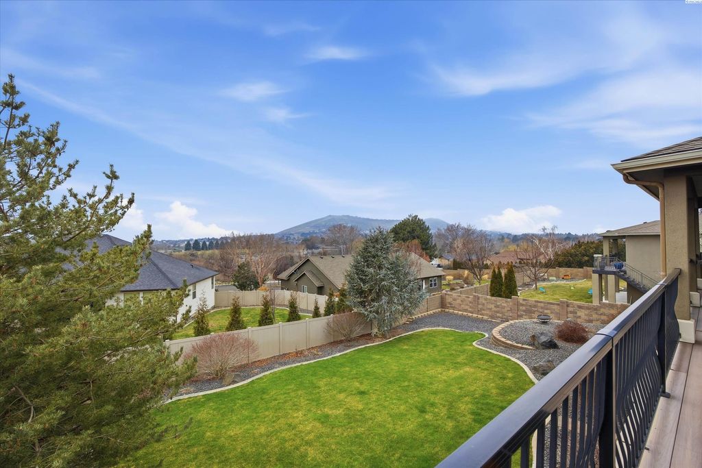 Photo of 2405 Tiger Lane, Richland, WA 99352 (MLS # 290531)