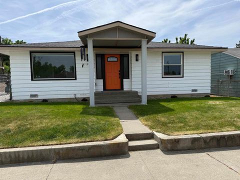 Photo of 815 Ellen Ave, Prosser, WA 99350 (MLS # 293025)
