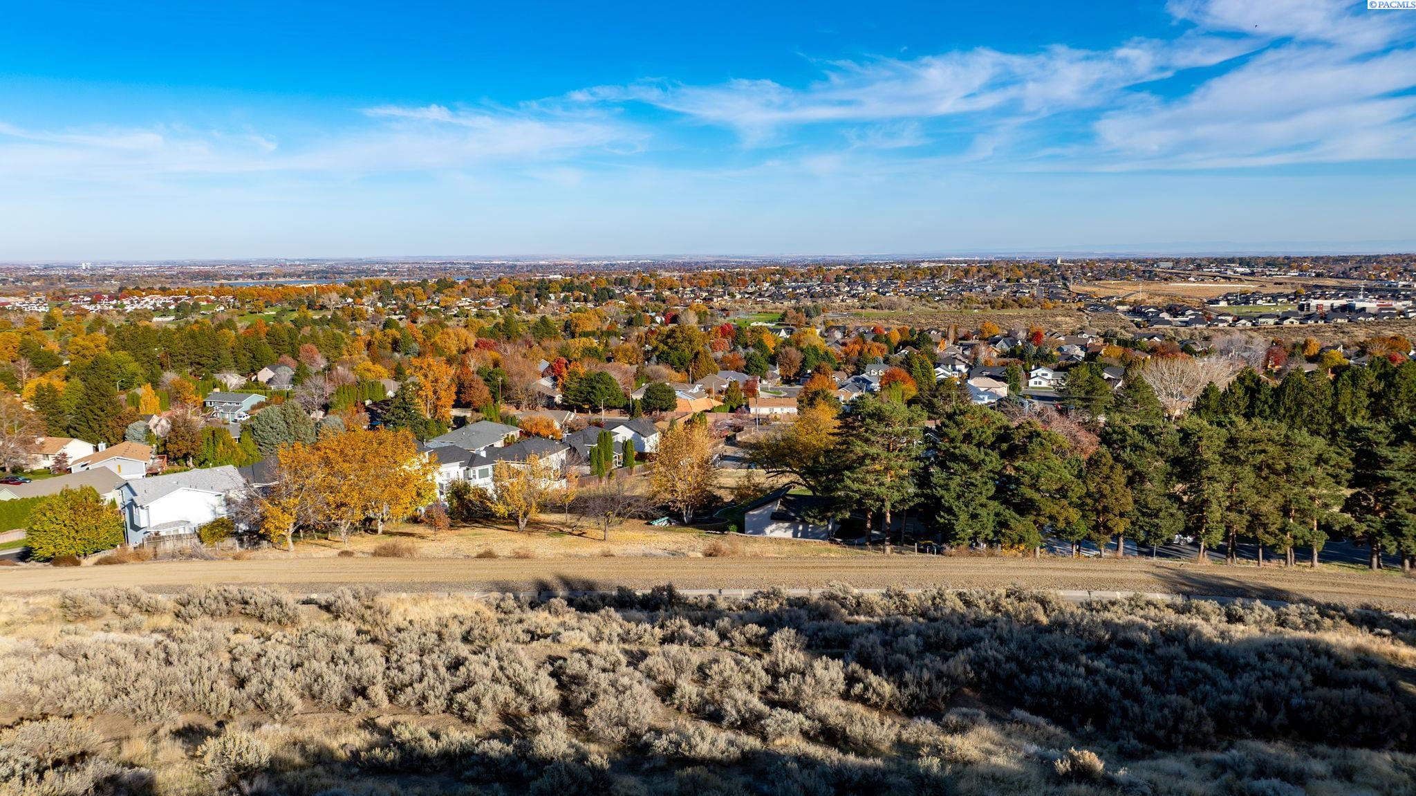 Photo 1 of 8 — 158 Meadow Hills Dr, Richland, WA 99352