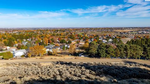 Photo of 158 Meadow Hills Dr, Richland, WA 99352 (MLS # 288991)
