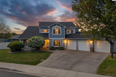 Photo of 1631 Elementary Street, Richland, WA 99352 (MLS # 292364)