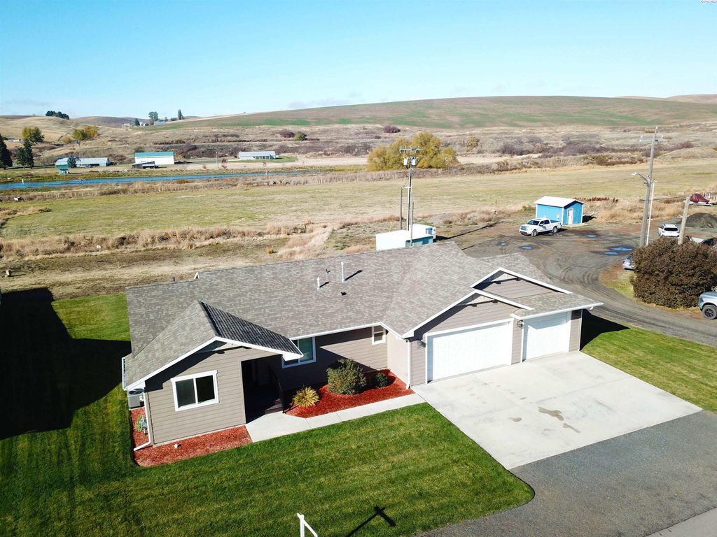 Photo of 125 N Brockway Dr, Rosalia, WA 99170 (MLS # 287936)
