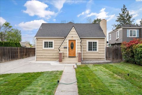 Photo of 1315 W Kennewick Ave, Kennewick, WA 99336 (MLS # 292255)