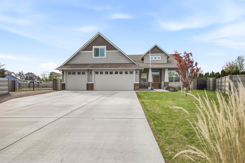 Photo of 1511 59th Court, Pasco, WA 99301 (MLS # 292110)