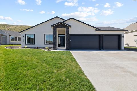 Photo of 1088 Makah Court, Richland, WA 99352 (MLS # 281111)