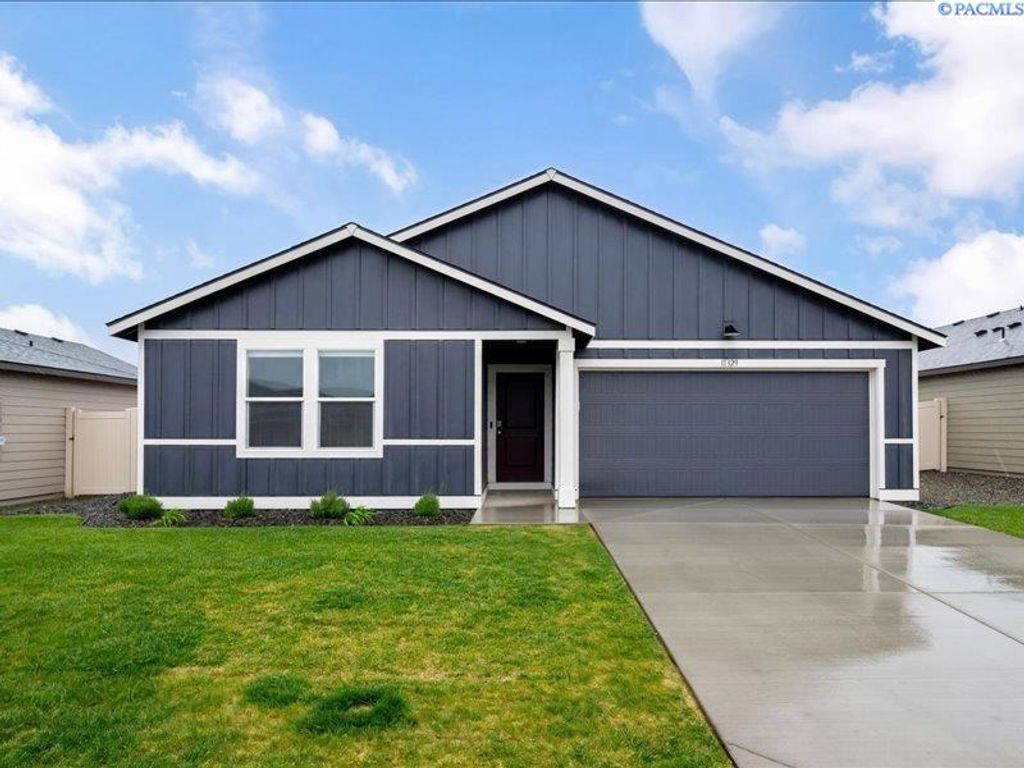Photo of 11329 Dunsmuir Drive, Pasco, WA 99301 (MLS # 292399)