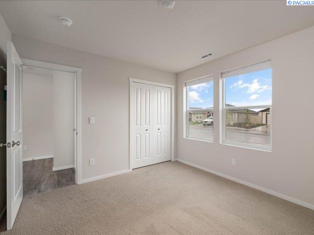 Photo of 11329 Dunsmuir Drive, Pasco, WA 99301 (MLS # 292399)